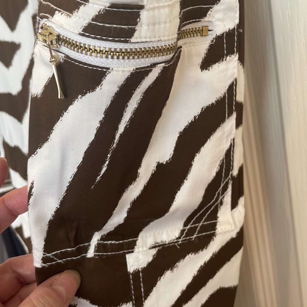 NWT brown & white zebra crop pant - Picture 3 of 9